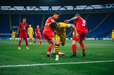 Kharkiv, Ukrayna - 24 Haziran 2020: Ukrayna PFL Metallist-1925 - Metalurg futbol karşılaşması 