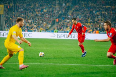 Kyiv, Ukrayna - 14 Ekim 2019: Portekiz milli takımının kaptanı ve forveti Cristiano Ronaldo, EURO 2020 ile Ukrayna Olimpiyat Stadyumu arasındaki ön eleme maçında
