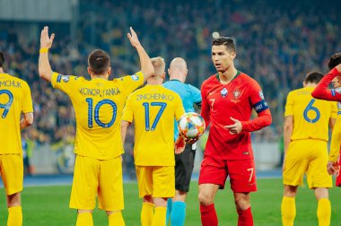 Kyiv, Ukrayna - 14 Ekim 2019: Portekiz milli takımının kaptanı ve forveti Cristiano Ronaldo, EURO 2020 ile Ukrayna Olimpiyat Stadyumu arasındaki ön eleme maçında
