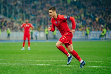 Kyiv, Ukrayna - 14 Ekim 2019: Portekiz milli takımının kaptanı ve forveti Cristiano Ronaldo, EURO 2020 ile Ukrayna Olimpiyat Stadyumu arasındaki ön eleme maçında