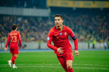 Kyiv, Ukrayna - 14 Ekim 2019: Portekiz milli takımının kaptanı ve forveti Cristiano Ronaldo, EURO 2020 ile Ukrayna Olimpiyat Stadyumu arasındaki ön eleme maçında