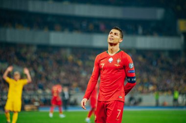 Kyiv, Ukrayna - 14 Ekim 2019: Portekiz milli takımının kaptanı ve forveti Cristiano Ronaldo, EURO 2020 ile Ukrayna Olimpiyat Stadyumu arasındaki ön eleme maçında