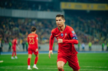 Kyiv, Ukrayna - 14 Ekim 2019: Andriy Shevchenko, Ukrayna milli futbol takımının teknik direktörü (teknik direktörü) EURO 2020 - Portekiz Olimpiyat Stadyumu karşılaşması öncesinde
