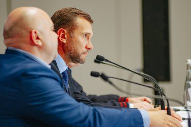 Kyiv, Ukrayna - 14 Ekim 2019: Andriy Shevchenko, Ukrayna milli futbol takımının teknik direktörü (teknik direktörü) EURO 2020 - Portekiz Olimpiyat Stadyumu karşılaşması öncesinde