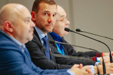 Kyiv, Ukrayna - 14 Ekim 2019: Andriy Shevchenko, Ukrayna milli futbol takımının teknik direktörü (teknik direktörü) EURO 2020 - Portekiz Olimpiyat Stadyumu karşılaşması öncesinde