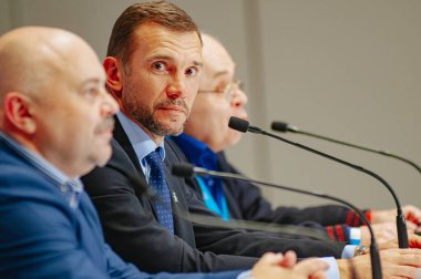 Kyiv, Ukrayna - 14 Ekim 2019: Andriy Shevchenko, Ukrayna milli futbol takımının teknik direktörü (teknik direktörü) EURO 2020 - Portekiz Olimpiyat Stadyumu karşılaşması öncesinde