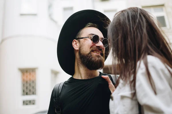 Belo Jovem Casal Divertir Sua Felicidade Tudo Para Ele — Fotografia de Stock