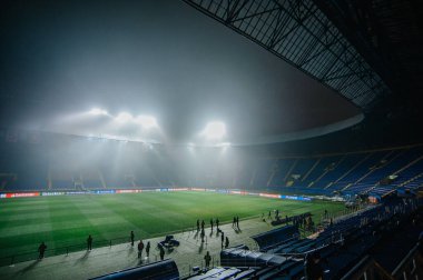 Kharkiv, Ukrayna - 10 Aralık 2019: UEFA Lig şampiyonu Atalanta - Shakhtar maçından önce metalci Arena. Düşük tuşlu fotoğraf