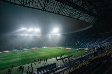 Kharkiv, Ukrayna - 10 Aralık 2019: UEFA Lig şampiyonu Atalanta - Shakhtar maçından önce metalci Arena. Düşük tuşlu fotoğraf