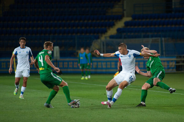 Харьков, Украина - 8 июля 2020 года: Профессиональный футболист Виталий Николаенко во время матча Кубка Украины "Динамо Киев - Ворскла" на стадионе "Металлист"
