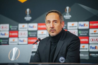 KHARKIV, UKRAINE - 14 Şubat 2019: Adi Hutter UEFA Avrupa Ligi Shakhtar Donetsk - Eintracht Frankfurt maçından sonra Metalist Stadyum 'da gazetecilere konuştu.