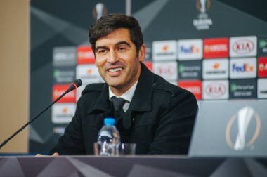 KHARKIV, UKRAINE - 14 Şubat 2019: Paolo Fonseca UEFA Avrupa Ligi Shakhtar Donetsk - Eintracht Frankfurt maçından sonra Metalist Stadyum 'da gazetecilere konuştu.