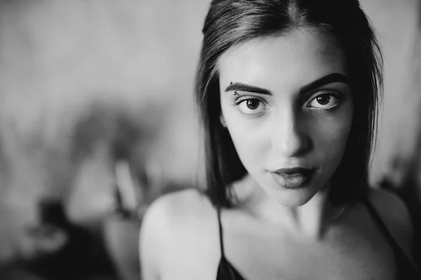 Black White Portrait Caucasian Brunette Woman Loft Studio — Stock Photo, Image