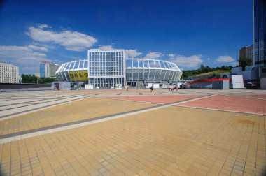 KHARKIV, UKRAINE - 5 Ağustos 2020: Ulusal Olimpiyat Spor Kompleksi. NSC OLMPIYSKIY. Halka açık etkinliklere izin var. CV salgını sırasında Avrupa sporu.