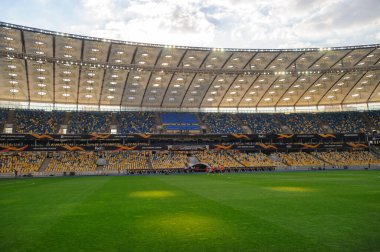 KHARKIV, UKRAINE - 5 Ağustos 2020: Ulusal Olimpiyat Spor Kompleksi. NSC OLMPIYSKIY. Halka açık etkinliklere izin var. CV salgını sırasında Avrupa sporu.