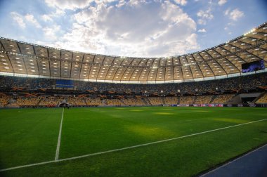 KHARKIV, UKRAINE - 5 Ağustos 2020: Ulusal Olimpiyat Spor Kompleksi. NSC OLMPIYSKIY. Halka açık etkinliklere izin var. CV salgını sırasında Avrupa sporu.