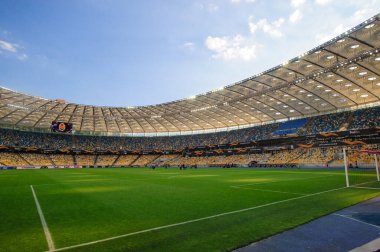 KHARKIV, UKRAINE - 5 Ağustos 2020: Ulusal Olimpiyat Spor Kompleksi. NSC OLMPIYSKIY. Halka açık etkinliklere izin var. CV salgını sırasında Avrupa sporu.