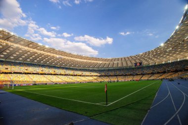 KHARKIV, UKRAINE - 5 Ağustos 2020: Ulusal Olimpiyat Spor Kompleksi. NSC OLMPIYSKIY. Halka açık etkinliklere izin var. CV salgını sırasında Avrupa sporu.
