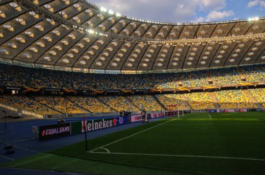 KHARKIV, UKRAINE - 5 Ağustos 2020: Ulusal Olimpiyat Spor Kompleksi. NSC OLMPIYSKIY. Halka açık etkinliklere izin var. CV salgını sırasında Avrupa sporu.