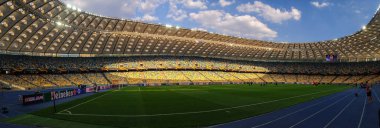 KHARKIV, UKRAINE - 5 Ağustos 2020: Ulusal Olimpiyat Spor Kompleksi. NSC OLMPIYSKIY. Halka açık etkinliklere izin var. CV salgını sırasında Avrupa sporu.