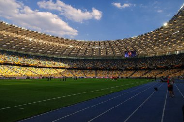 KHARKIV, UKRAINE - 5 Ağustos 2020: Ulusal Olimpiyat Spor Kompleksi. NSC OLMPIYSKIY. Halka açık etkinliklere izin var. CV salgını sırasında Avrupa sporu.