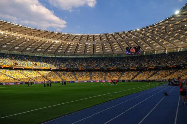 KHARKIV, UKRAINE - 5 Ağustos 2020: Ulusal Olimpiyat Spor Kompleksi. NSC OLMPIYSKIY. Halka açık etkinliklere izin var. CV salgını sırasında Avrupa sporu.