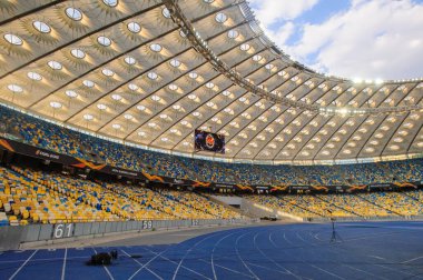 KHARKIV, UKRAINE - 5 Ağustos 2020: Ulusal Olimpiyat Spor Kompleksi. NSC OLMPIYSKIY. Halka açık etkinliklere izin var. CV salgını sırasında Avrupa sporu.