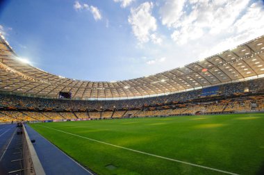 KHARKIV, UKRAINE - 5 Ağustos 2020: Ulusal Olimpiyat Spor Kompleksi. NSC OLMPIYSKIY. Halka açık etkinliklere izin var. CV salgını sırasında Avrupa sporu.