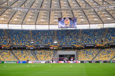 KHARKIV, UKRAINE - 5 Ağustos 2020: Ulusal Olimpiyat Spor Kompleksi. NSC OLMPIYSKIY. Halka açık etkinliklere izin var. CV salgını sırasında Avrupa sporu.