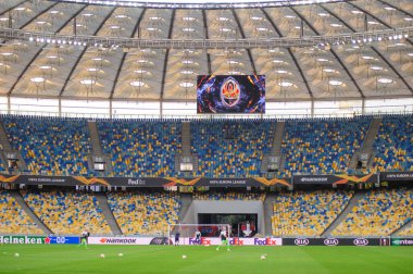 KHARKIV, UKRAINE - 5 Ağustos 2020: Ulusal Olimpiyat Spor Kompleksi. NSC OLMPIYSKIY. Halka açık etkinliklere izin var. CV salgını sırasında Avrupa sporu.