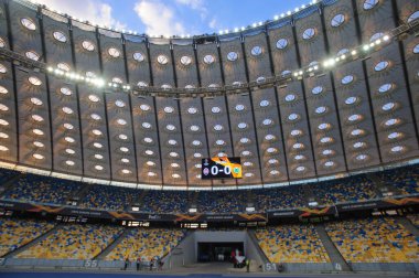 KHARKIV, UKRAINE - 5 Ağustos 2020: Ulusal Olimpiyat Spor Kompleksi. NSC OLMPIYSKIY. Halka açık etkinliklere izin var. CV salgını sırasında Avrupa sporu.