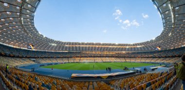 KHARKIV, UKRAINE - 5 Ağustos 2020: Ulusal Olimpiyat Spor Kompleksi. NSC OLMPIYSKIY. Halka açık etkinliklere izin var. CV salgını sırasında Avrupa sporu.
