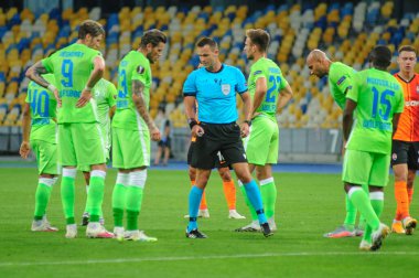 KHARKIV, UKRAINE - 5 Ağustos 2020: Lig Europa Shakhtar - Wolfsburg maçında aksiyon. Halka açık etkinliklere izin var. CV salgını sırasında Avrupa sporu.