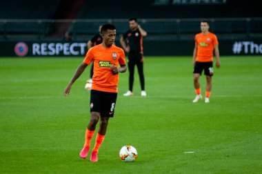 Gelsenkirchen, Almanya - 11 Ağustos 2020: Marcos Antonio, League Europa Shakhtar vs Basel 'in futbol maçında. Halka açık etkinliklere izin var. CV salgını sırasında Avrupa sporu.