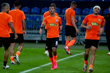 Gelsenkirchen, Almanya - 11 Ağustos 2020: Marcos Antonio, League Europa Shakhtar vs Basel 'in futbol maçında. Halka açık etkinliklere izin var. CV salgını sırasında Avrupa sporu.