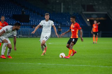 Gelsenkirchen, Almanya - 11 Ağustos 2020: Marcos Antonio, League Europa Shakhtar vs Basel 'in futbol maçında. Halka açık etkinliklere izin var. CV salgını sırasında Avrupa sporu.
