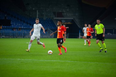 Gelsenkirchen, Almanya - 11 Ağustos 2020: Marcos Antonio, League Europa Shakhtar vs Basel 'in futbol maçında. Halka açık etkinliklere izin var. CV salgını sırasında Avrupa sporu.
