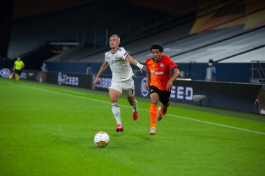 Gelsenkirchen, Almanya - 11 Ağustos 2020: Lig Europa Shakhtar 'ın Basel' e karşı oynadığı futbol maçında kullanılan taison. Halka açık etkinliklere izin var. CV salgını sırasında Avrupa sporu.