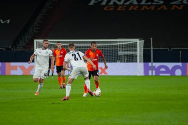 Gelsenkirchen, Almanya - 11 Ağustos 2020: Lig Europa Shakhtar - Basel maçında Alan Patrick. Halka açık etkinliklere izin var. CV salgını sırasında Avrupa sporu.
