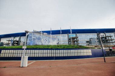 Gelsenkirchen, Almanya - 11 Ağustos 2020: Avrupa Ligi maçından önce Ventils Arena veya Schalke 04 stadyumu. Halka açık etkinliklere izin var. CV salgını sırasında Avrupa sporu.
