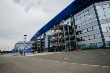 Gelsenkirchen, Almanya - 11 Ağustos 2020: Avrupa Ligi maçından önce Ventils Arena veya Schalke 04 stadyumu. Halka açık etkinliklere izin var. CV salgını sırasında Avrupa sporu.