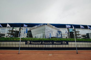 Gelsenkirchen, Almanya - 11 Ağustos 2020: Avrupa Ligi maçından önce Ventils Arena veya Schalke 04 stadyumu. Halka açık etkinliklere izin var. CV salgını sırasında Avrupa sporu.