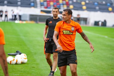 Düsseldorf, Almanya - 16 Ağustos 2020: Alan Patrick 'in FC Shakhtar Donetsk oyuncularının ön antrenman fotoğrafları.