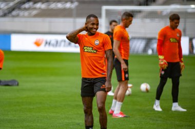 Düsseldorf, Almanya - 16 Ağustos 2020: Fernando Santos 'un FC Shakhtar Donetsk oyuncularının ön antrenman fotoğrafları.