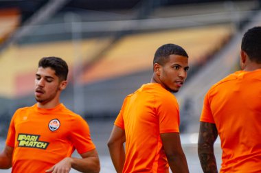 Düsseldorf, Almanya - 16 Ağustos 2020: Maquinios Sipriano 'nun FC Shakhtar Donetsk oyuncularının ön antrenman fotoğrafları.