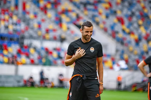 Düsseldorf, Almanya - 16 Ağustos 2020: Dario Srna 'nın FC Shakhtar Donetsk oyuncularının maç öncesi eğitimi fotoğrafları.