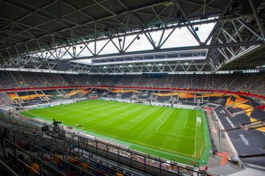 Düsseldorf, Almanya - 16 Ağustos 2020: Düsseldorf 'taki Esprit Arena spor kompleksinin fotoğrafı. 