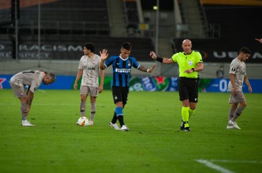 DÜKSELDORF, GERMANY - 17 AĞUSTOS 2020: Düsseldorf 'taki Esprit Arena Spor Kompleksi' nde oynanan UEFA Avrupa Ligi Shakhtar - Inter maçı. 
