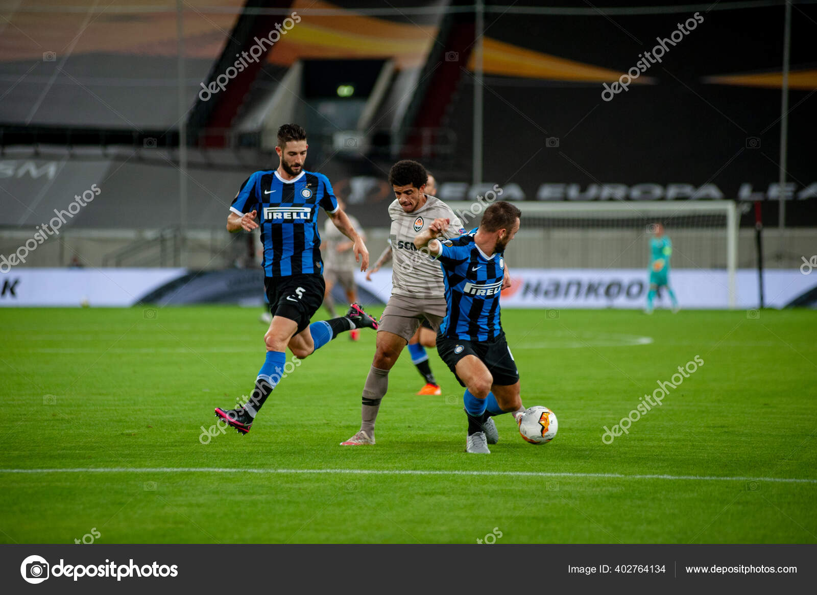 Dusseldorf Alemanha Agosto 2020 Jogadores Futebol Gagliardini Vrij Taison Durante Fotografia De Stock Editorial C Vitaliivitleo 402764134