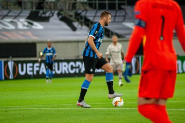 DÜKSELDORF, GERMANY - 17 AUGust 2020: UEFA Avrupa Ligi Shakhtar 'ın Düsseldorf' taki Esprit Arena spor kompleksine karşı oynadığı futbol karşılaşmasında futbolcu Stefan de Vrij. 
